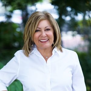 Meet your Posher, Gaylyn